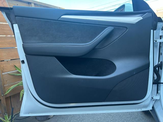 モデルＹ 　プレミアムホワイトインテリア／オートパイロット／パノラマガラスルーフ／パワーフランク／パワーシート／全席シートヒーター／アラウンドビュー／ステアリングヒーター（64枚目）