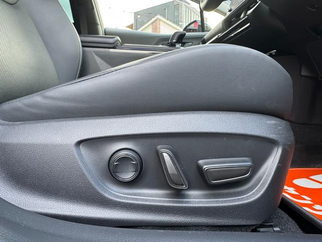 プリウス Ｚ　パノラマルーフ／全方位カメラ／ＥＴＣ／ＨＤＭＩ／クルコン／非接触充電／ＵＳＢ－Ｃ／デジタルインナーミラー／シートメモリー／シートヒーター／ステアリングヒーター／ベンチレーション（19枚目）