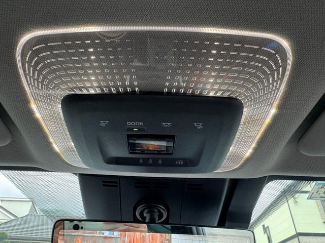 プリウス Ｚ　パノラマルーフ／全方位カメラ／ＥＴＣ／ＨＤＭＩ／クルコン／非接触充電／ＵＳＢ－Ｃ／デジタルインナーミラー／シートメモリー／シートヒーター／ステアリングヒーター／ベンチレーション（38枚目）