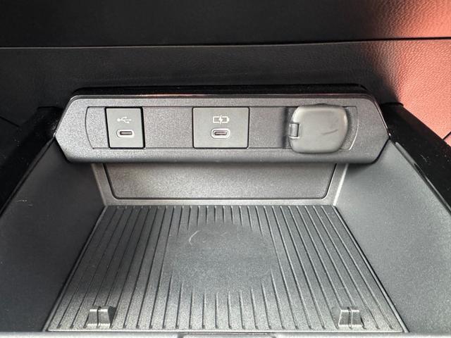 プリウス Ｚ　パノラマルーフ／全方位カメラ／ＥＴＣ／ＨＤＭＩ／クルコン／非接触充電／ＵＳＢ－Ｃ／デジタルインナーミラー／シートメモリー／シートヒーター／ステアリングヒーター／ベンチレーション（40枚目）