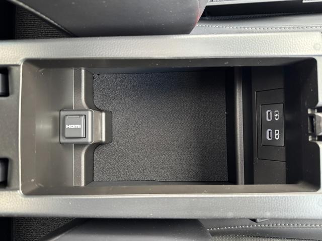 プリウス Ｚ　パノラマルーフ／全方位カメラ／ＥＴＣ／ＨＤＭＩ／クルコン／非接触充電／ＵＳＢ－Ｃ／デジタルインナーミラー／シートメモリー／シートヒーター／ステアリングヒーター／ベンチレーション（45枚目）