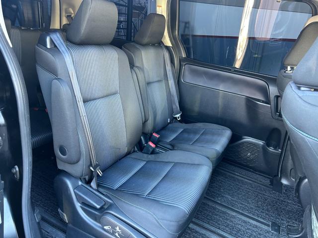 ヴォクシー ＺＳ　煌ＩＩ　ナビ／フルセグ／バックカメラ／Ｂｌｕｅｔｏｏｔｈ／両側パワースライドドア／スマートキー／衝突被害軽減／レーンキープアシスト／オートハイビーム／アイドリング／スマートキー（23枚目）