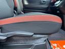運転席側面の写真です。一番乗り降りが多いのでシートのスレやヘタリのチェックが重要です。
