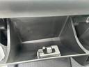 Ｆ　車検Ｒ９年１１月／キーレス／横滑り防止装置／タイヤパンク修理キット／前席電動パワーウィンドウ／ＣＤ再生／ＭＴモード付き／取り扱い説明書／点検記録簿／（46枚目）