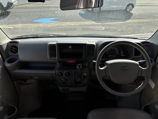 ＮＶ１００クリッパーバン ＤＸ　セーフティパッケージ　ハイルーフ　２速発進　ハイルーフ　５ＡＧＳ　キーレス　衝突軽減システム　エアコン　パワステ　盗難防止装置　光軸ダイヤル　レーンアシスト　障害物センサー　取説　軽貨物　黒ナンバー　事業用登録可（14枚目）