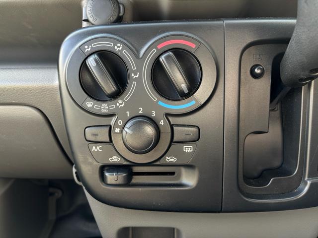 ＮＶ１００クリッパーバン ＤＸ　セーフティパッケージ　ハイルーフ　２速発進　ハイルーフ　５ＡＧＳ　キーレス　衝突軽減システム　エアコン　パワステ　盗難防止装置　光軸ダイヤル　レーンアシスト　障害物センサー　取説　軽貨物　黒ナンバー　事業用登録可（27枚目）