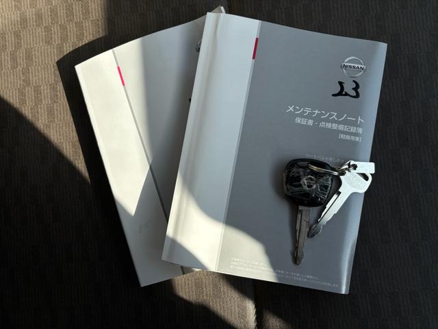 ＮＶ１００クリッパーバン ＤＸ　セーフティパッケージ　ハイルーフ　２速発進　ハイルーフ　５ＡＧＳ　キーレス　衝突軽減システム　エアコン　パワステ　盗難防止装置　光軸ダイヤル　レーンアシスト　障害物センサー　取説　軽貨物　黒ナンバー　事業用登録可（28枚目）