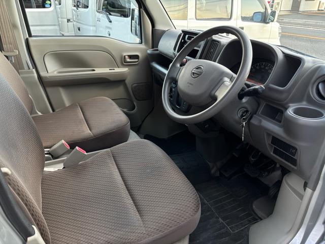 ＮＶ１００クリッパーバン ＤＸ　ＧＬパッケージ　ハイルーフ　４ＡＴ　キーレス　エアコン　パワステ　盗難防止装置　光軸ダイヤル　レーンアシスト　障害物センサー　取説　軽貨物　黒ナンバー　事業用登録可（13枚目）