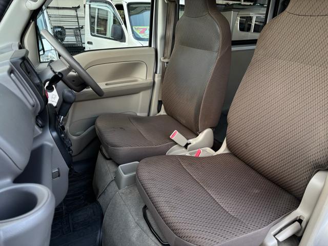 ＮＶ１００クリッパーバン ＤＸ　ＧＬパッケージ　ハイルーフ　４ＡＴ　キーレス　エアコン　パワステ　盗難防止装置　光軸ダイヤル　レーンアシスト　障害物センサー　取説　軽貨物　黒ナンバー　事業用登録可（16枚目）