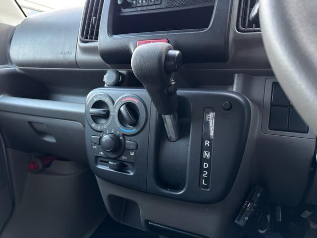 ＮＶ１００クリッパーバン ＤＸ　ＧＬパッケージ　ハイルーフ　４ＡＴ　キーレス　エアコン　パワステ　盗難防止装置　光軸ダイヤル　レーンアシスト　障害物センサー　取説　軽貨物　黒ナンバー　事業用登録可（26枚目）