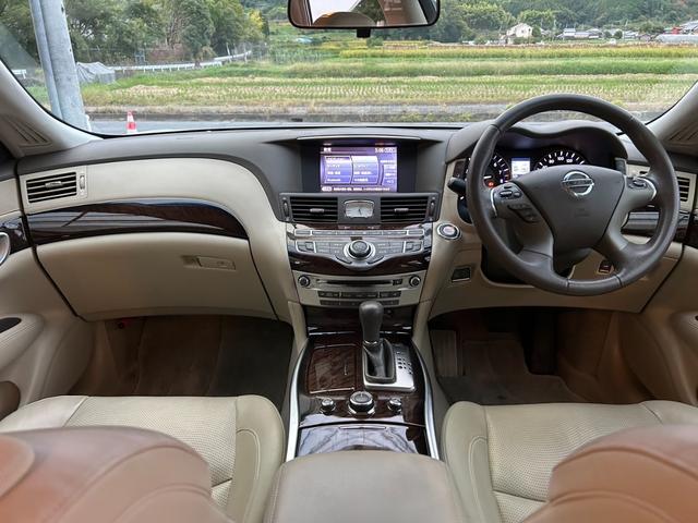 フーガ ２５０ＧＴ　タイプＰ　ＢＯＳＥ・ベージュ革シート・前席シートエアコン／全席シートヒーター・パワーシート・純正ナビ・フルセグ・ＣＤ／ＤＶＤ／ＢＴ・バック／サイドカメラ・クルコン・ＥＴＣ・オートライト・ＨＩＤ・保証付き（4枚目）