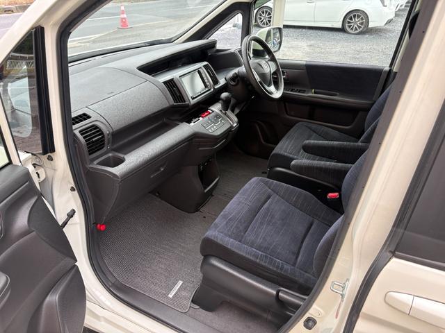 ステップワゴン Ｇ　ＨＤＤナビ　スマートスタイルエディション　両側電動スライドドア・純正ナビ・フルセグ・ＣＤ／ＤＶＤ再生・バックカメラ・ＥＴＣ・オートライト・ＨＩＤ・ステリモ・スマートキー・フォグライト・保証付き（13枚目）