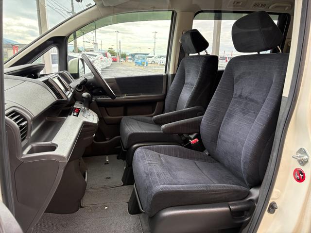 ステップワゴン Ｇ　ＨＤＤナビ　スマートスタイルエディション　両側電動スライドドア・純正ナビ・フルセグ・ＣＤ／ＤＶＤ再生・バックカメラ・ＥＴＣ・オートライト・ＨＩＤ・ステリモ・スマートキー・フォグライト・保証付き（14枚目）