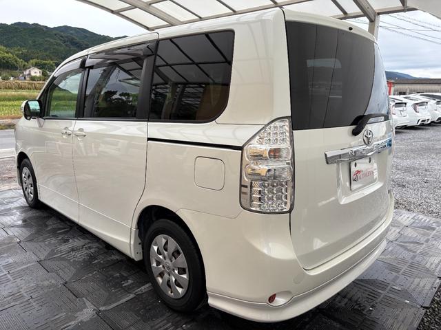 ノア Ｘ　Ｌセレクション　モデリスタフルエアロ・純正ナビ・ＴＶ・ＣＤ・ＤＶＤ再生可・後席モニター・ＥＴＣ・バックカメラ・両側スライド片側電動スライド・ＨＩＤ・スマートキー・電格ミラー・７人乗り・オートライト・保証付（2枚目）