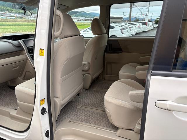 ノア Ｘ　Ｌセレクション　モデリスタフルエアロ・純正ナビ・ＴＶ・ＣＤ・ＤＶＤ再生可・後席モニター・ＥＴＣ・バックカメラ・両側スライド片側電動スライド・ＨＩＤ・スマートキー・電格ミラー・７人乗り・オートライト・保証付（17枚目）