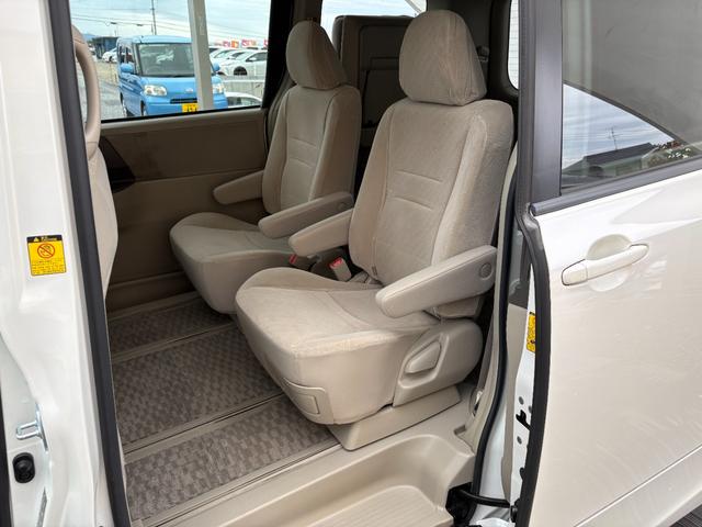 ノア Ｘ　Ｌセレクション　モデリスタフルエアロ・純正ナビ・ＴＶ・ＣＤ・ＤＶＤ再生可・後席モニター・ＥＴＣ・バックカメラ・両側スライド片側電動スライド・ＨＩＤ・スマートキー・電格ミラー・７人乗り・オートライト・保証付（18枚目）