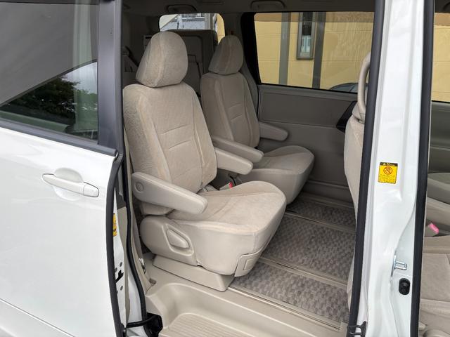 ノア Ｘ　Ｌセレクション　モデリスタフルエアロ・純正ナビ・ＴＶ・ＣＤ・ＤＶＤ再生可・後席モニター・ＥＴＣ・バックカメラ・両側スライド片側電動スライド・ＨＩＤ・スマートキー・電格ミラー・７人乗り・オートライト・保証付（22枚目）