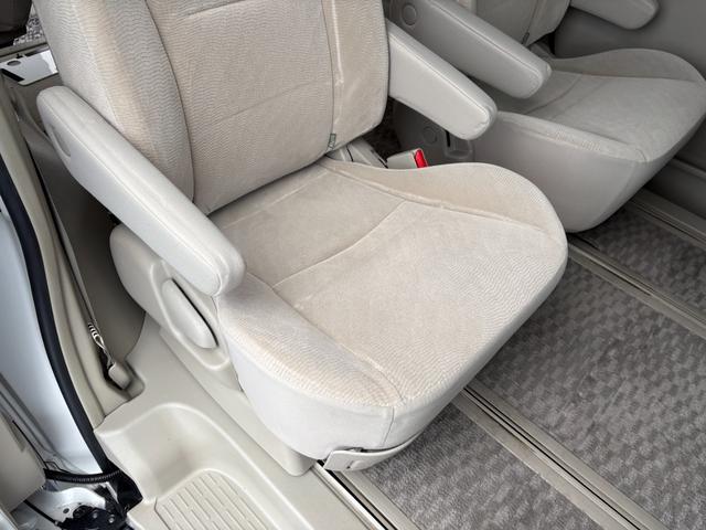 ノア Ｘ　Ｌセレクション　モデリスタフルエアロ・純正ナビ・ＴＶ・ＣＤ・ＤＶＤ再生可・後席モニター・ＥＴＣ・バックカメラ・両側スライド片側電動スライド・ＨＩＤ・スマートキー・電格ミラー・７人乗り・オートライト・保証付（23枚目）