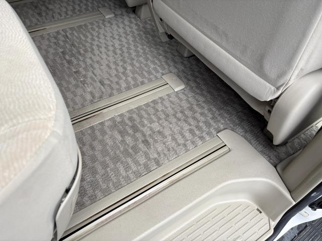 ノア Ｘ　Ｌセレクション　モデリスタフルエアロ・純正ナビ・ＴＶ・ＣＤ・ＤＶＤ再生可・後席モニター・ＥＴＣ・バックカメラ・両側スライド片側電動スライド・ＨＩＤ・スマートキー・電格ミラー・７人乗り・オートライト・保証付（24枚目）