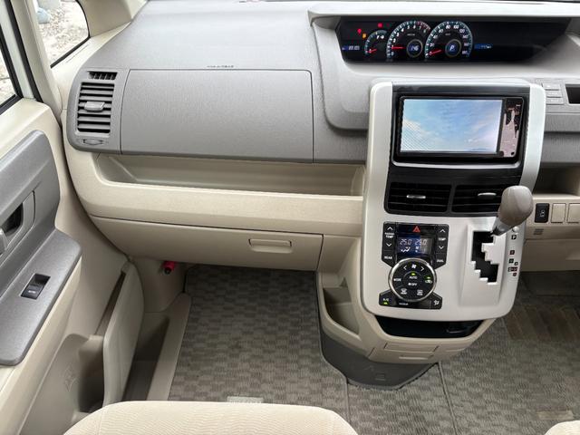 ノア Ｘ　Ｌセレクション　モデリスタフルエアロ・純正ナビ・ＴＶ・ＣＤ・ＤＶＤ再生可・後席モニター・ＥＴＣ・バックカメラ・両側スライド片側電動スライド・ＨＩＤ・スマートキー・電格ミラー・７人乗り・オートライト・保証付（36枚目）