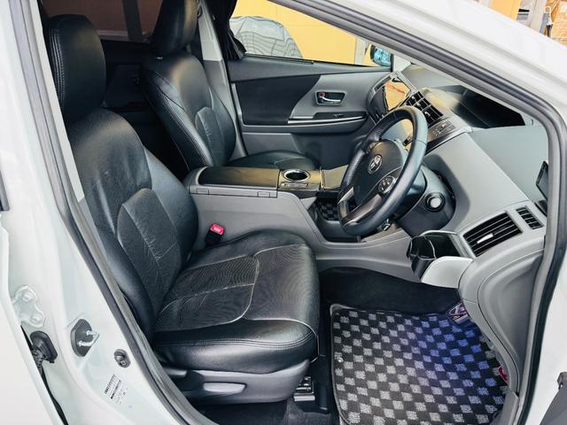 プリウスアルファ Ｓ　チューン　ブラック　モデリスタエアロ・ＷＯＲＫ１９ＡＷ・ガナドール４本出マフラー・車高調・社外テール・社外９インチナビ・バックカメラ・ＥＴＣ・クルコン・ＣＤ／ＤＶＤ／ＢＴ・ＬＥＤヘッドライト・社外レーダー・保証付き（10枚目）