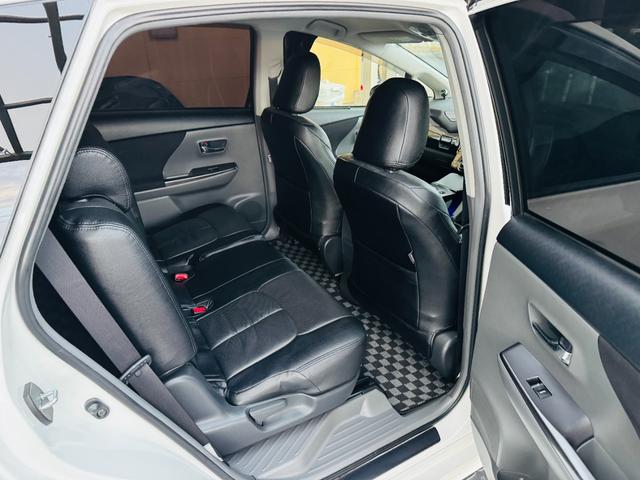 プリウスアルファ Ｓ　チューン　ブラック　モデリスタエアロ・ＷＯＲＫ１９ＡＷ・ガナドール４本出マフラー・車高調・社外テール・社外９インチナビ・バックカメラ・ＥＴＣ・クルコン・ＣＤ／ＤＶＤ／ＢＴ・ＬＥＤヘッドライト・社外レーダー・保証付き（17枚目）