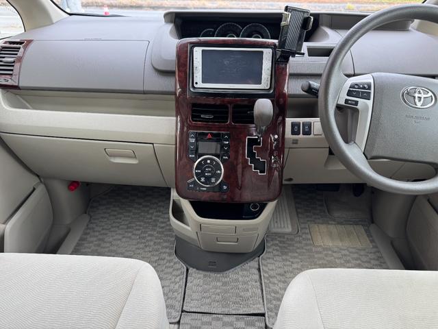 ノア X スマートエディション 純正ナビ・TV・バックカメラ・CD再生・Bluetooth・両側電動スライドドア・7人乗り・ETC・ステリモ・スマートキー・オートライト・HID・社外アルミ16インチ・保証付き(5枚目)