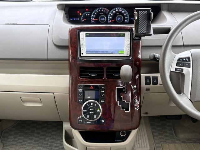 ノア X スマートエディション 純正ナビ・TV・バックカメラ・CD再生・Bluetooth・両側電動スライドドア・7人乗り・ETC・ステリモ・スマートキー・オートライト・HID・社外アルミ16インチ・保証付き(34枚目)