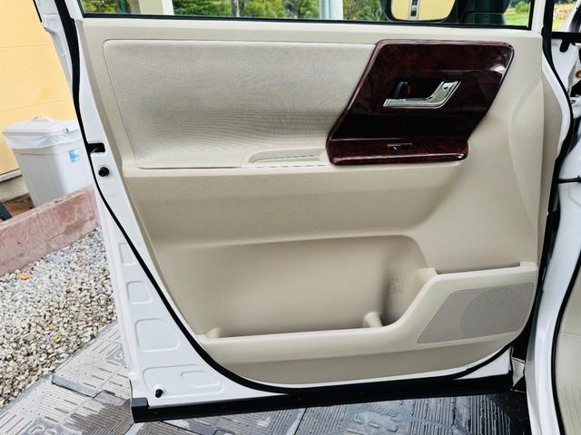 ノア X スマートエディション 純正ナビ・TV・バックカメラ・CD再生・Bluetooth・両側電動スライドドア・7人乗り・ETC・ステリモ・スマートキー・オートライト・HID・社外アルミ16インチ・保証付き(39枚目)