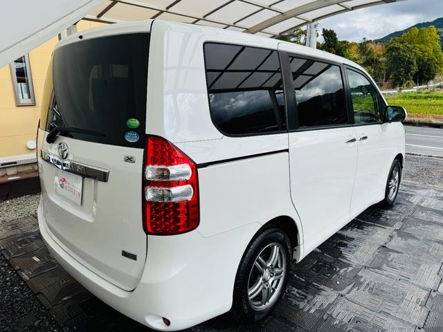 ノア X スマートエディション 純正ナビ・TV・バックカメラ・CD再生・Bluetooth・両側電動スライドドア・7人乗り・ETC・ステリモ・スマートキー・オートライト・HID・社外アルミ16インチ・保証付き(46枚目)