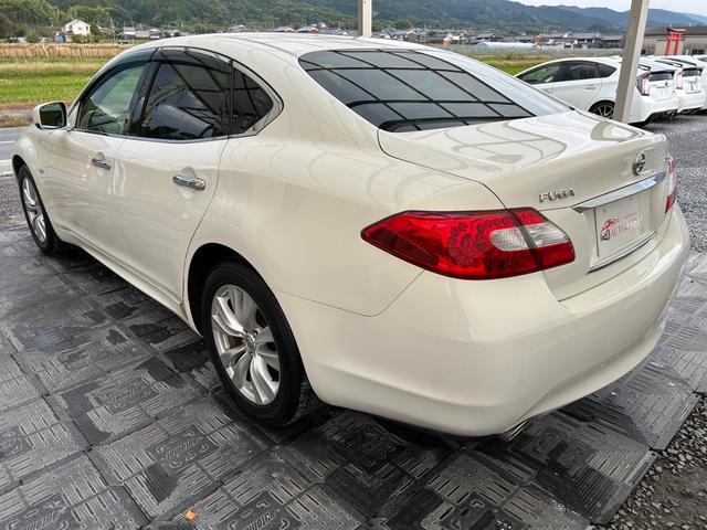 フーガ 250GT タイプP メーカーナビ・フルセグ・CD/DVD再生可・Bluetooth・ステリモ・ETC・バックカメラ・サイドカメラ・全席パワーシート・シートヒーター・シートエアコン・ACC・白革シート・HID・保証付(2枚目)