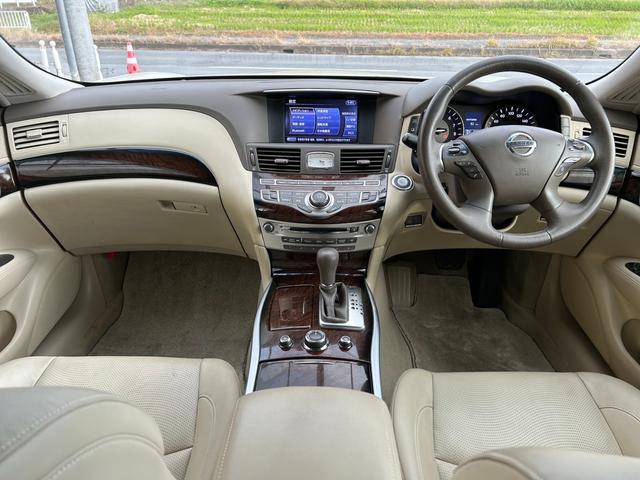 フーガ 250GT タイプP メーカーナビ・フルセグ・CD/DVD再生可・Bluetooth・ステリモ・ETC・バックカメラ・サイドカメラ・全席パワーシート・シートヒーター・シートエアコン・ACC・白革シート・HID・保証付(4枚目)