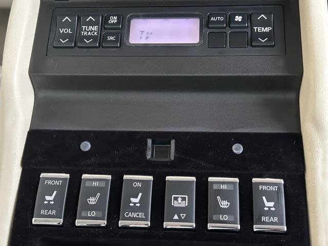 フーガ 250GT タイプP メーカーナビ・フルセグ・CD/DVD再生可・Bluetooth・ステリモ・ETC・バックカメラ・サイドカメラ・全席パワーシート・シートヒーター・シートエアコン・ACC・白革シート・HID・保証付(11枚目)