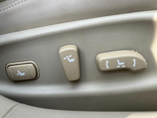 フーガ 250GT タイプP メーカーナビ・フルセグ・CD/DVD再生可・Bluetooth・ステリモ・ETC・バックカメラ・サイドカメラ・全席パワーシート・シートヒーター・シートエアコン・ACC・白革シート・HID・保証付(18枚目)