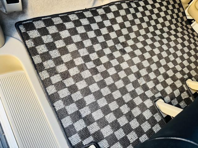 エブリイワゴン ＰＺターボスペシャル　衝突軽減ブレーキ・外品ナビ・フルセグ・ＣＤ・ＤＶＤ再生可・Ｂｌｕｅｔｏｏｔｈ・ＥＴＣ・バックカメラ・両側電動・レザー調シートカバー・ハイルーフ・ラゲージマット・ＨＩＤ・オートステップ・スマキー・保証付（27枚目）