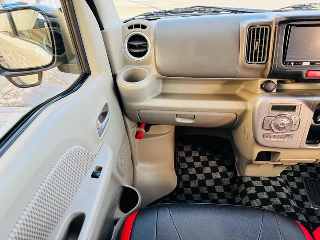 エブリイワゴン ＰＺターボスペシャル　衝突軽減ブレーキ・外品ナビ・フルセグ・ＣＤ・ＤＶＤ再生可・Ｂｌｕｅｔｏｏｔｈ・ＥＴＣ・バックカメラ・両側電動・レザー調シートカバー・ハイルーフ・ラゲージマット・ＨＩＤ・オートステップ・スマキー・保証付（33枚目）