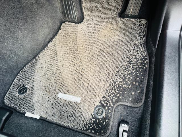 マークＸ プレミアム　社外８インチナビ・フルセグ・ＣＤ／ＤＶＤ再生可・Ｂｌｕｅｔｏｏｔｈ・バックカメラ・ＥＴＣ・クルコン・ＨＩＤ・ステリモ・オートライト・前席シートヒーター・前席パワーシート・電動リアシェード・ハーフレザー（14枚目）