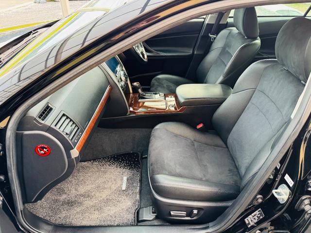 マークＸ プレミアム　社外８インチナビ・フルセグ・ＣＤ／ＤＶＤ再生可・Ｂｌｕｅｔｏｏｔｈ・バックカメラ・ＥＴＣ・クルコン・ＨＩＤ・ステリモ・オートライト・前席シートヒーター・前席パワーシート・電動リアシェード・ハーフレザー（15枚目）