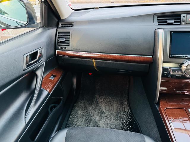 マークＸ プレミアム　社外８インチナビ・フルセグ・ＣＤ／ＤＶＤ再生可・Ｂｌｕｅｔｏｏｔｈ・バックカメラ・ＥＴＣ・クルコン・ＨＩＤ・ステリモ・オートライト・前席シートヒーター・前席パワーシート・電動リアシェード・ハーフレザー（33枚目）