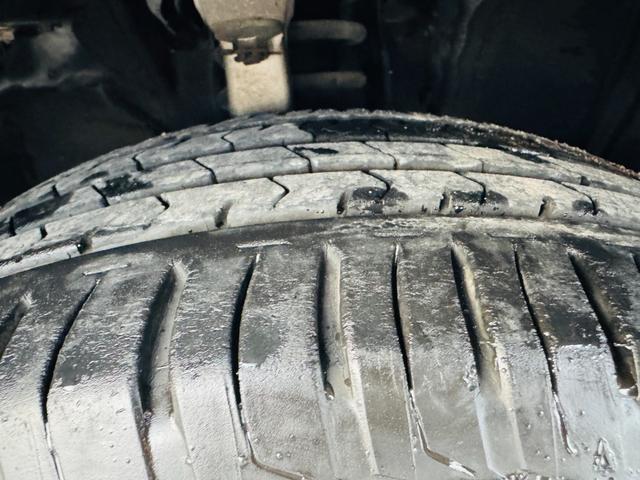 マークＸ プレミアム　社外８インチナビ・フルセグ・ＣＤ／ＤＶＤ再生可・Ｂｌｕｅｔｏｏｔｈ・バックカメラ・ＥＴＣ・クルコン・ＨＩＤ・ステリモ・オートライト・前席シートヒーター・前席パワーシート・電動リアシェード・ハーフレザー（59枚目）