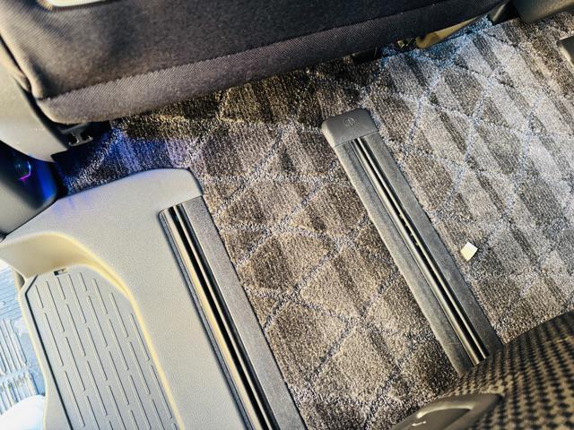 買取直売はメリット多数あり♪通常中古車の流通にかかるマージンを大幅にカット出来るので他社の同年式と比べて低価格が実現できます♪