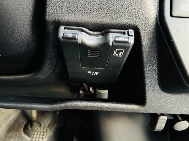 ハイゼットカーゴ クルーズターボＳＡＩＩＩ　純正ナビ・フルセグ・ＣＤ／ＤＶＤ／ＵＳＢ・Ｂｌｕｅｔｏｏｔｈ・ＥＴＣ・ＬＥＤヘッドライト・デジタルインナーミラー型前後ドラレコ・オートハイビーム・キーレス・保証付き（10枚目）