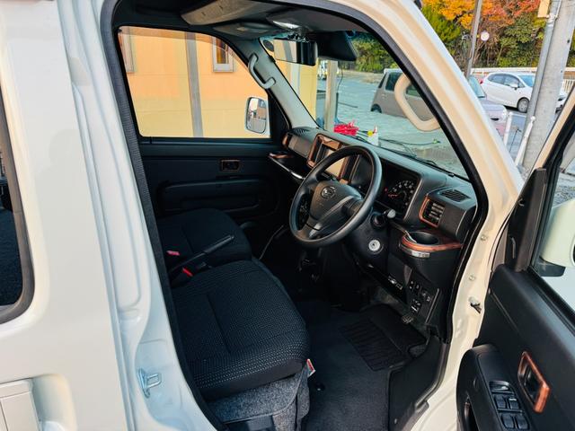 ハイゼットカーゴ クルーズターボＳＡＩＩＩ　純正ナビ・フルセグ・ＣＤ／ＤＶＤ／ＵＳＢ・Ｂｌｕｅｔｏｏｔｈ・ＥＴＣ・ＬＥＤヘッドライト・デジタルインナーミラー型前後ドラレコ・オートハイビーム・キーレス・保証付き（11枚目）