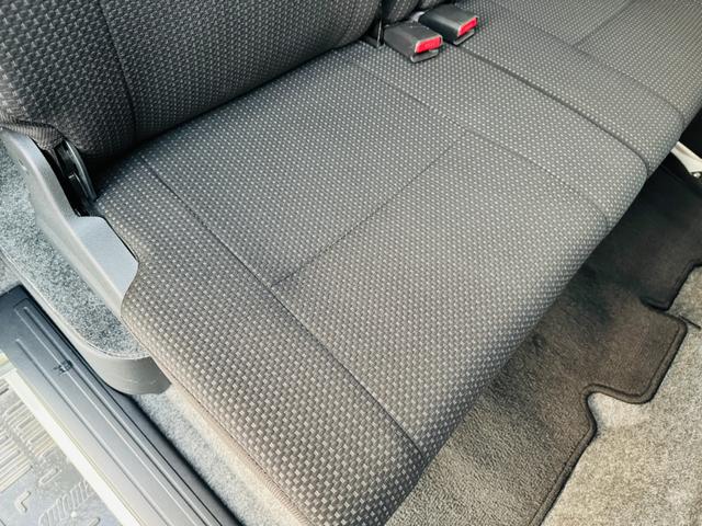 ハイゼットカーゴ クルーズターボＳＡＩＩＩ　純正ナビ・フルセグ・ＣＤ／ＤＶＤ／ＵＳＢ・Ｂｌｕｅｔｏｏｔｈ・ＥＴＣ・ＬＥＤヘッドライト・デジタルインナーミラー型前後ドラレコ・オートハイビーム・キーレス・保証付き（21枚目）