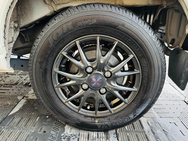 ハイゼットカーゴ クルーズターボＳＡＩＩＩ　純正ナビ・フルセグ・ＣＤ／ＤＶＤ／ＵＳＢ・Ｂｌｕｅｔｏｏｔｈ・ＥＴＣ・ＬＥＤヘッドライト・デジタルインナーミラー型前後ドラレコ・オートハイビーム・キーレス・保証付き（50枚目）