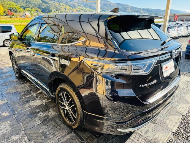 ハリアー プレミアム　アドバンスドパッケージ　衝突軽減ブレーキ・４ＷＤ・モデリスタフルエアロ・メーカーナビ・ＪＢＬ・ＣＤ・ＤＶＤ・Ｂｌｕｅｔｏｏｔｈ・フルセグ・全周囲カメラ・ＡＣＣ・パワーバックドア・置くだけ充電・外品ステアリング／シフトノブ（2枚目）