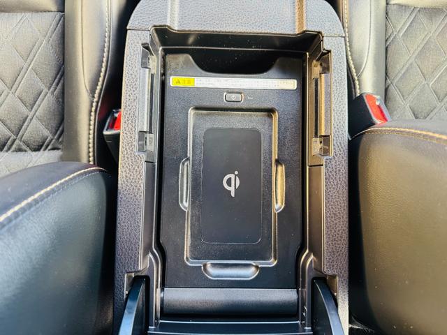 ハリアー プレミアム　アドバンスドパッケージ　衝突軽減ブレーキ・４ＷＤ・モデリスタフルエアロ・メーカーナビ・ＪＢＬ・ＣＤ・ＤＶＤ・Ｂｌｕｅｔｏｏｔｈ・フルセグ・全周囲カメラ・ＡＣＣ・パワーバックドア・置くだけ充電・外品ステアリング／シフトノブ（10枚目）