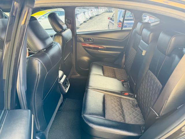 ハリアー プレミアム　アドバンスドパッケージ　衝突軽減ブレーキ・４ＷＤ・モデリスタフルエアロ・メーカーナビ・ＪＢＬ・ＣＤ・ＤＶＤ・Ｂｌｕｅｔｏｏｔｈ・フルセグ・全周囲カメラ・ＡＣＣ・パワーバックドア・置くだけ充電・外品ステアリング／シフトノブ（26枚目）