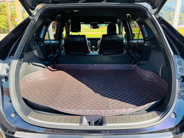 ハリアー プレミアム　アドバンスドパッケージ　衝突軽減ブレーキ・４ＷＤ・モデリスタフルエアロ・メーカーナビ・ＪＢＬ・ＣＤ・ＤＶＤ・Ｂｌｕｅｔｏｏｔｈ・フルセグ・全周囲カメラ・ＡＣＣ・パワーバックドア・置くだけ充電・外品ステアリング／シフトノブ（30枚目）