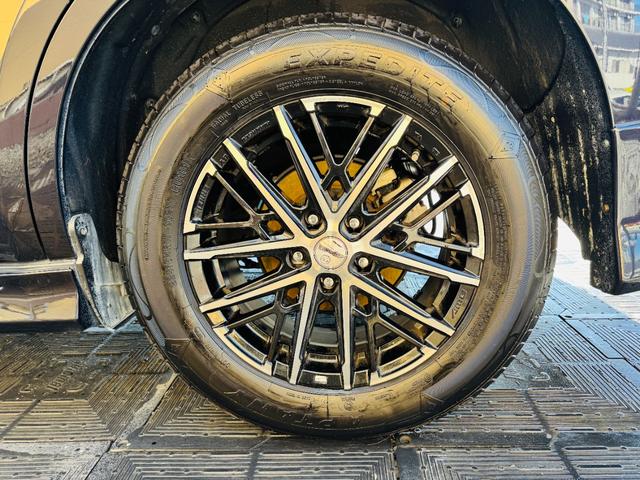 ハリアー プレミアム　アドバンスドパッケージ　衝突軽減ブレーキ・４ＷＤ・モデリスタフルエアロ・メーカーナビ・ＪＢＬ・ＣＤ・ＤＶＤ・Ｂｌｕｅｔｏｏｔｈ・フルセグ・全周囲カメラ・ＡＣＣ・パワーバックドア・置くだけ充電・外品ステアリング／シフトノブ（56枚目）